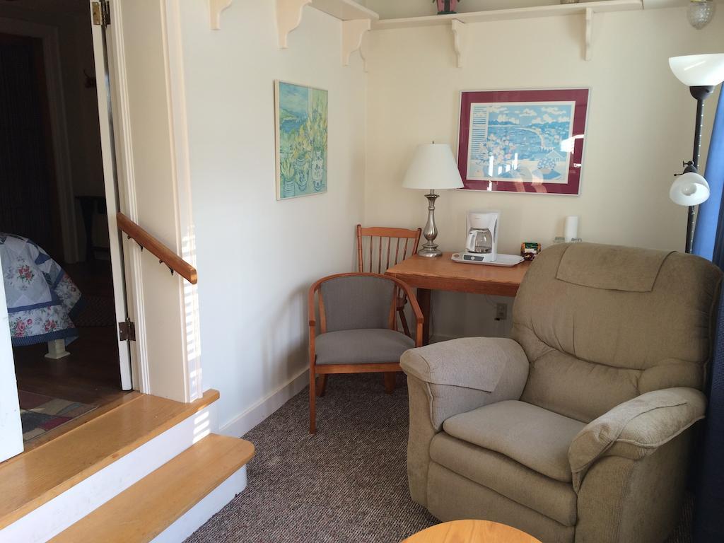 Beach Cottage Inn Линкольнвилл Экстерьер фото