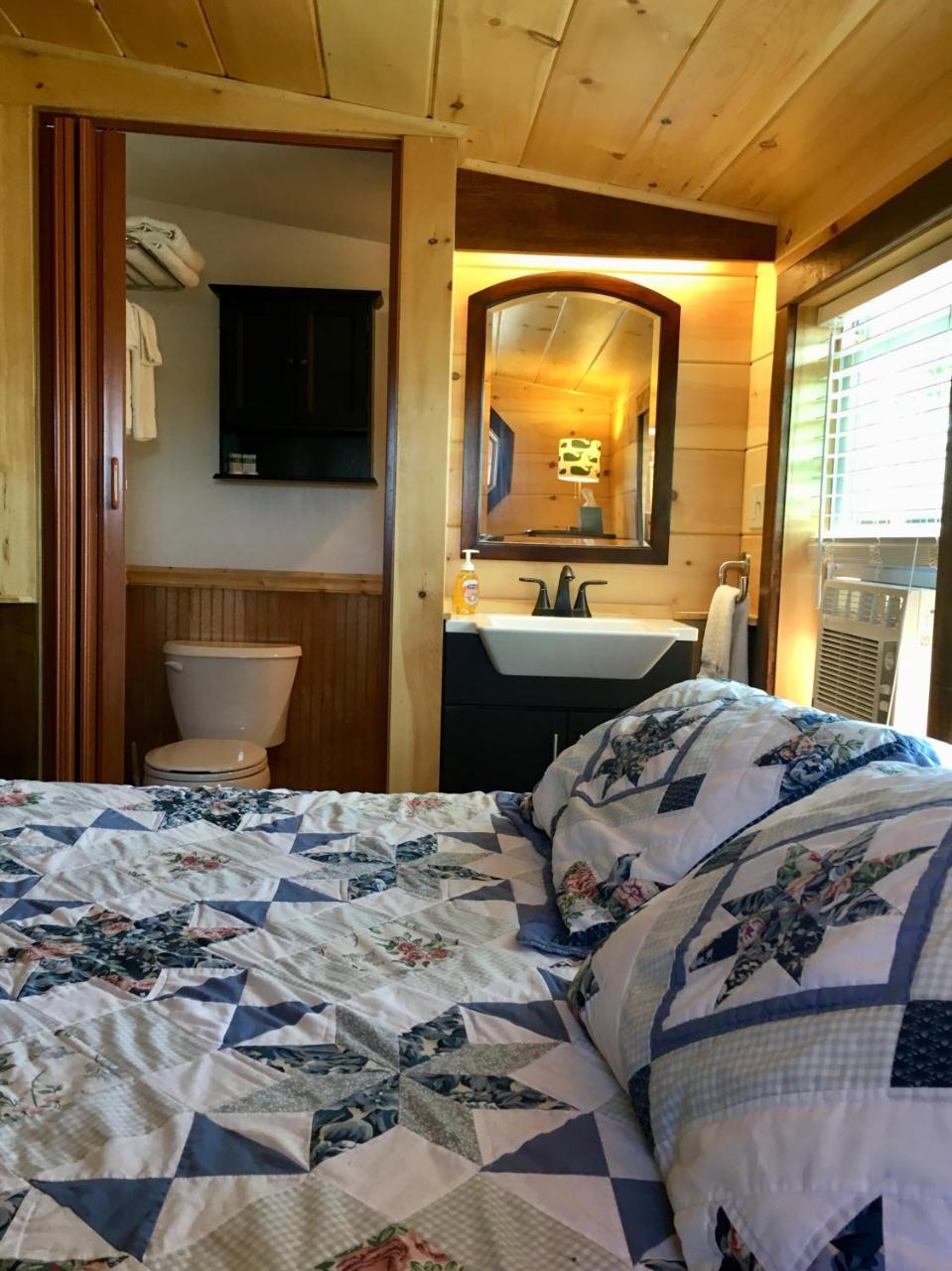Beach Cottage Inn Линкольнвилл Экстерьер фото